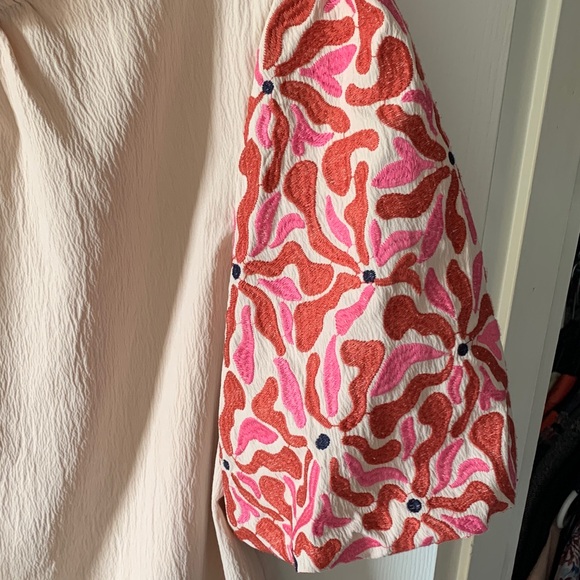 Entro Blouse with Cream Body and Pink Patterned Puff Sleeves - Picture 3 of 9